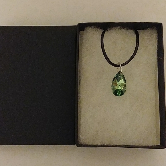 Jacksonville Green Crystal Teardrop Necklace - Picture 6 of 8